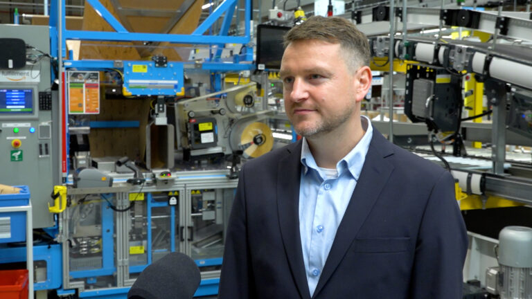 Amazon otworzył robotyczne centrum logistyczne na Dolnym Śląsku. Utworzy tam ponad tysiąc miejsc pracy